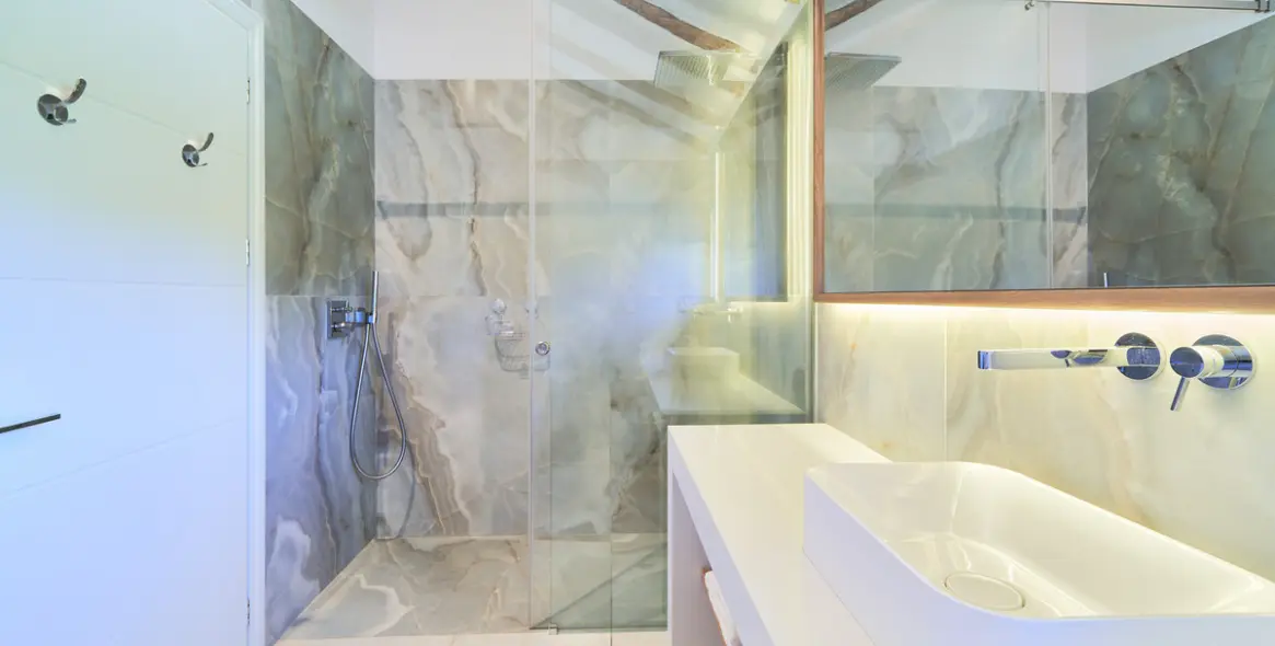 Sale of detached villa in San Pedro de Alcántara 47