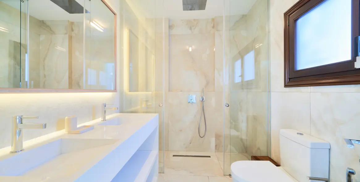 Sale of detached villa in San Pedro de Alcántara 50