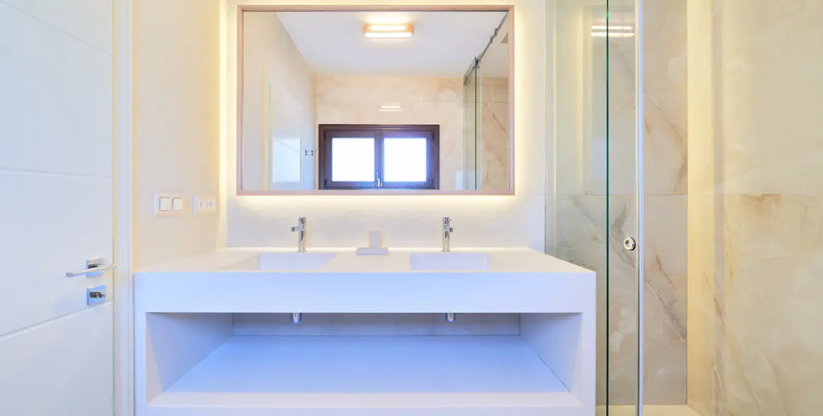 Sale of detached villa in San Pedro de Alcántara 51