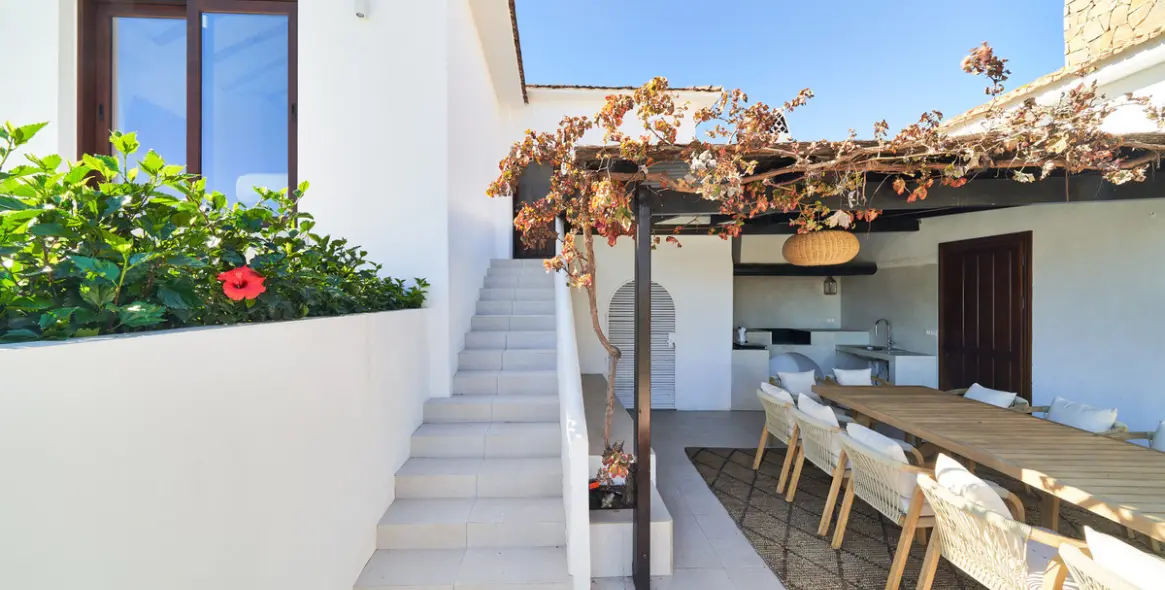 Sale of detached villa in San Pedro de Alcántara 59