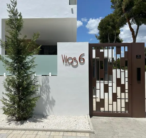 Дом на две семьи R4677286