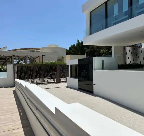 Дом на две семьи R4677286