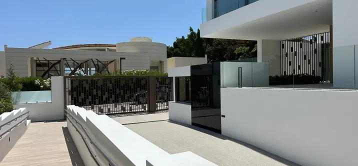 Дом на две семьи R4677286 2