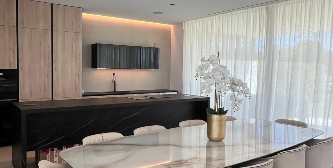 Продажа дома на две семьи в Nueva Andalucía (район Nueva Andalucía) 11