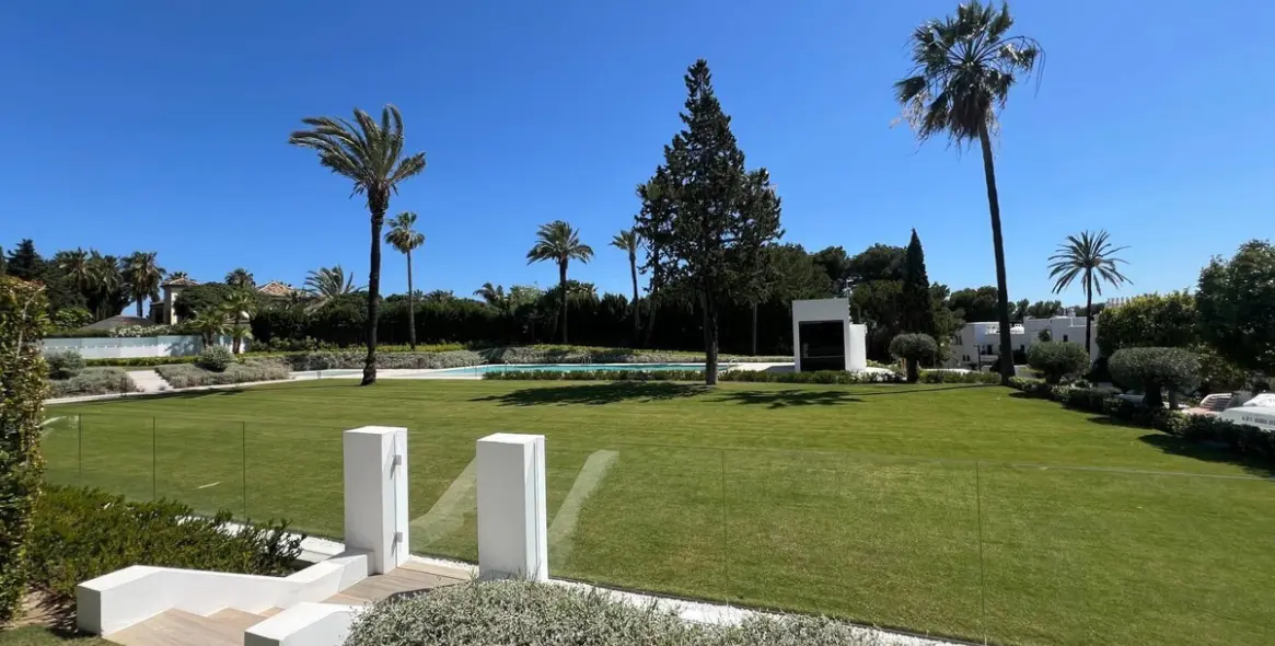 Продажа дома на две семьи в Nueva Andalucía (район Nueva Andalucía) 16