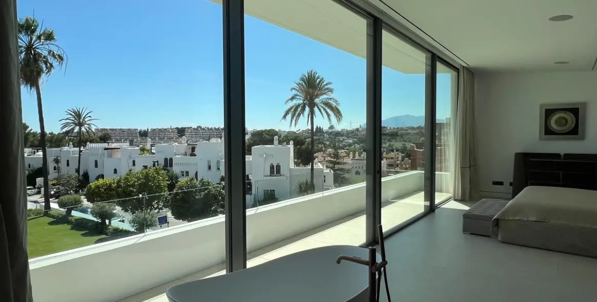 Long-term rent of semi-detached house in Nueva Andalucía 25