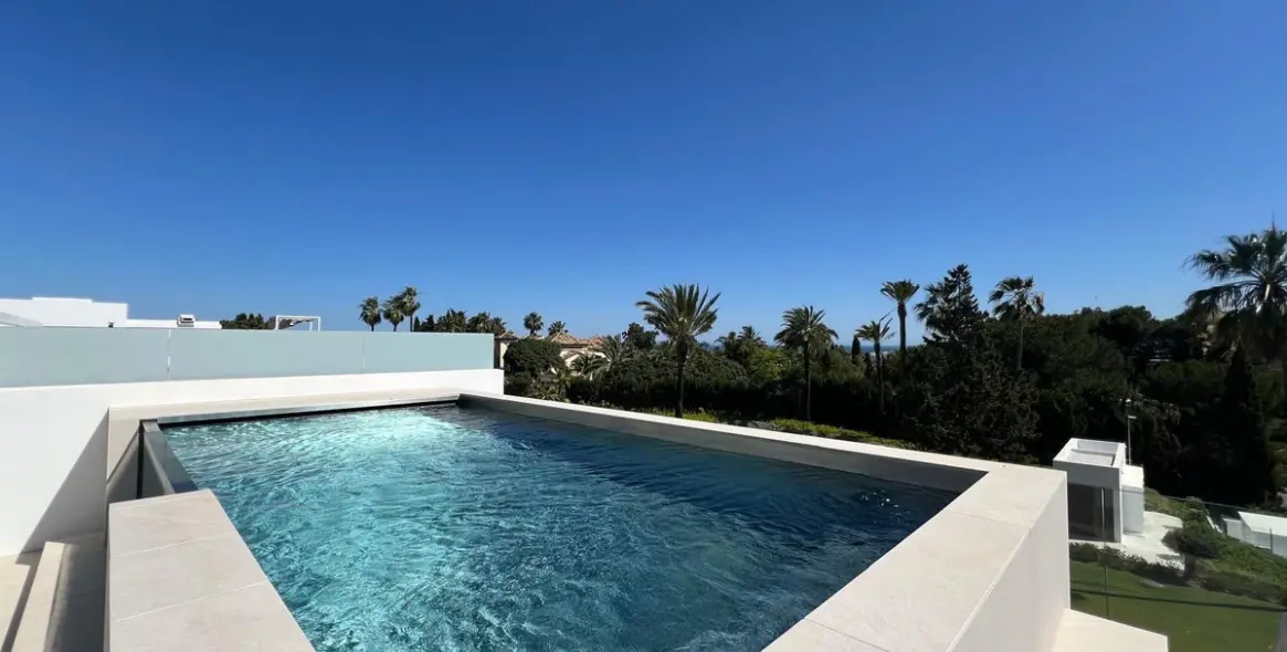 Long-term rent of semi-detached house in Nueva Andalucía 32