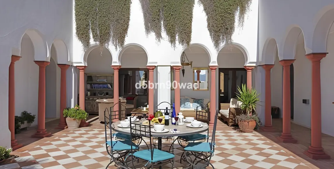 Продажа  отдельно стоящей виллы в Gaucín 4