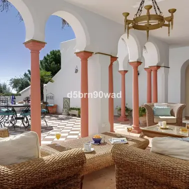 Продажа  отдельно стоящей виллы в Gaucín