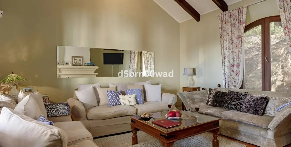 Продажа  отдельно стоящей виллы в Gaucín 8