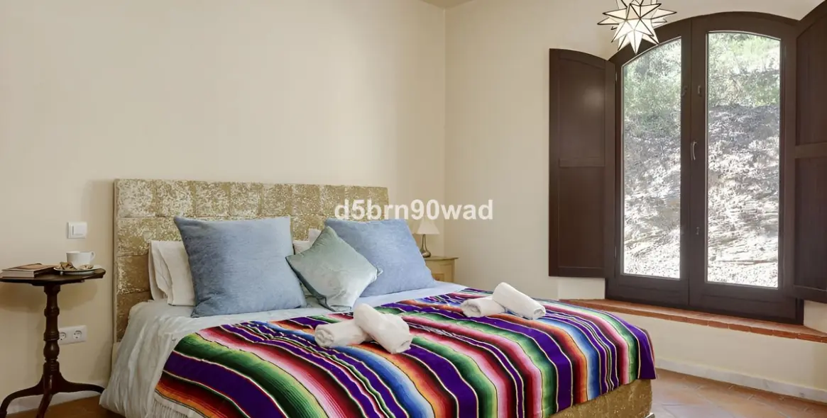 Продажа  отдельно стоящей виллы в Gaucín 10