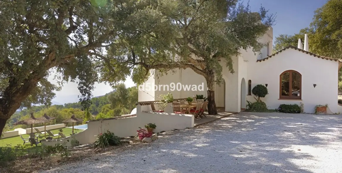 Продажа  отдельно стоящей виллы в Gaucín 14