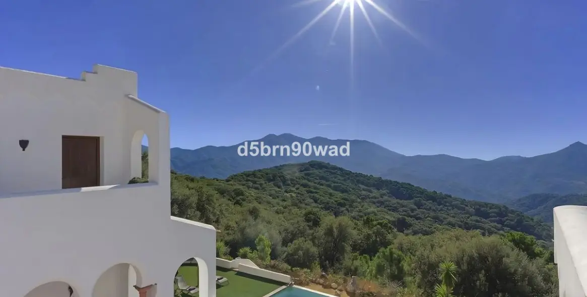 Продажа  отдельно стоящей виллы в Gaucín 15