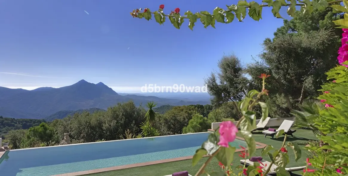 Продажа  отдельно стоящей виллы в Gaucín 17