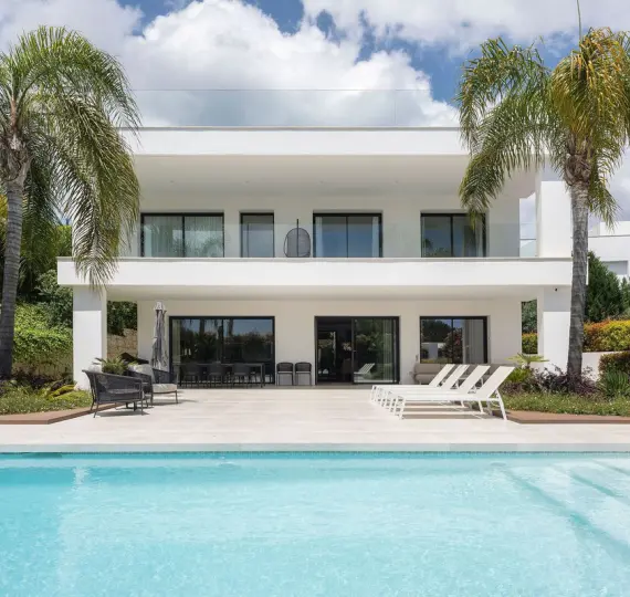 Продажа  отдельно стоящей виллы в Nueva Andalucía