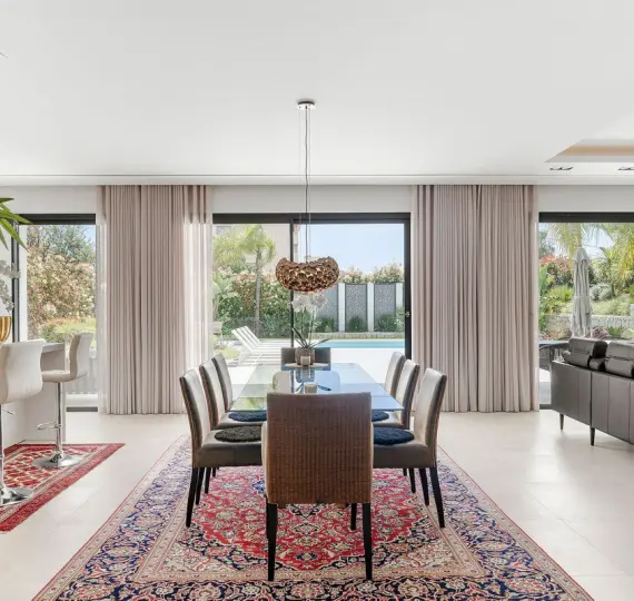 Продажа  отдельно стоящей виллы в Nueva Andalucía