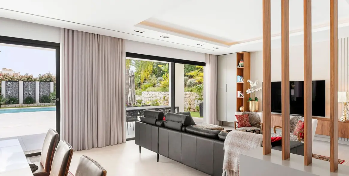 Продажа  отдельно стоящей виллы в Nueva Andalucía 10