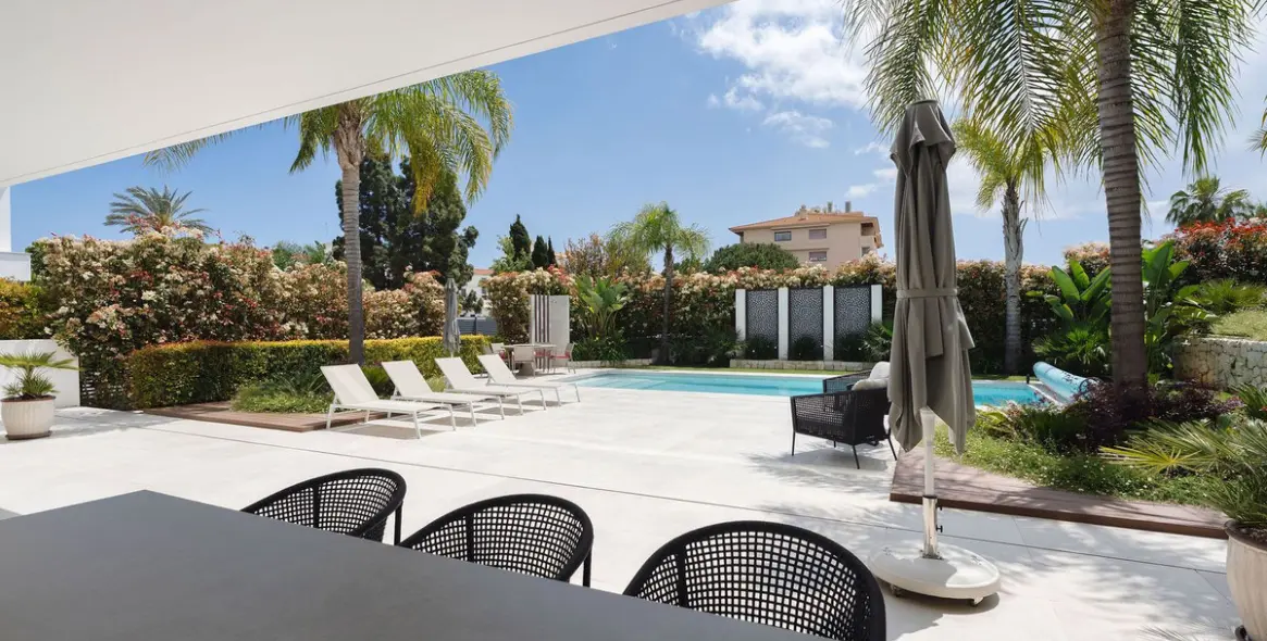 Продажа  отдельно стоящей виллы в Nueva Andalucía 14