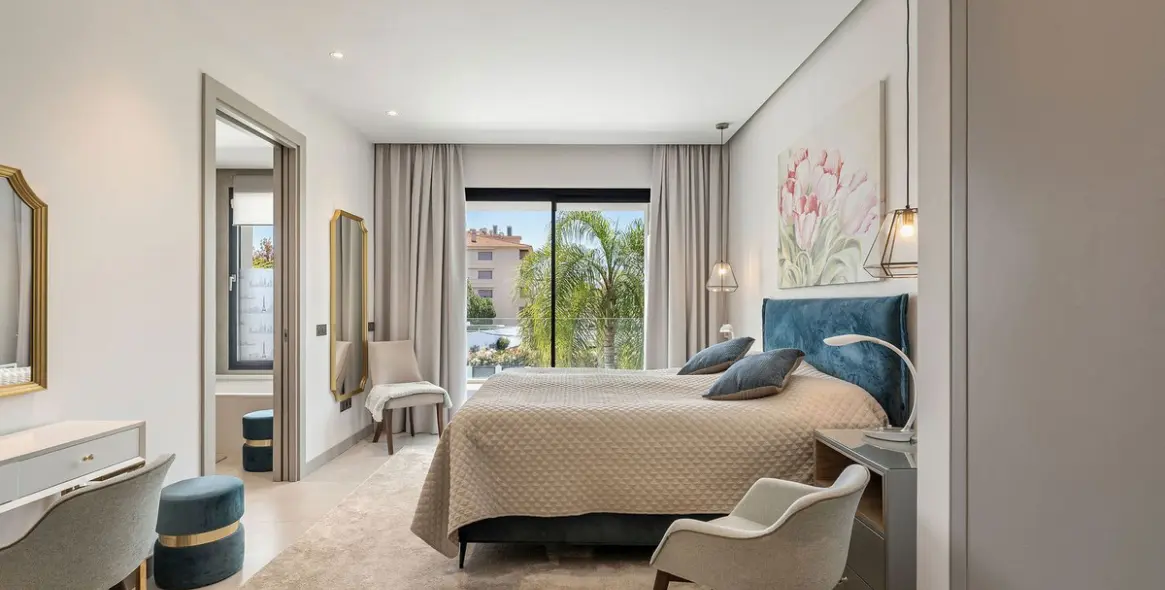 Продажа  отдельно стоящей виллы в Nueva Andalucía 20