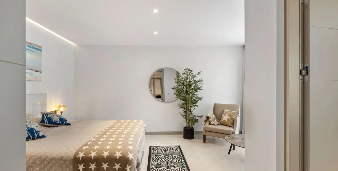 Продажа  отдельно стоящей виллы в Nueva Andalucía 22