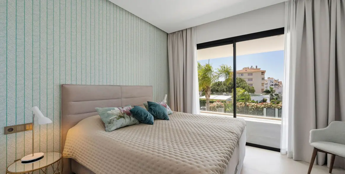 Продажа  отдельно стоящей виллы в Nueva Andalucía 25