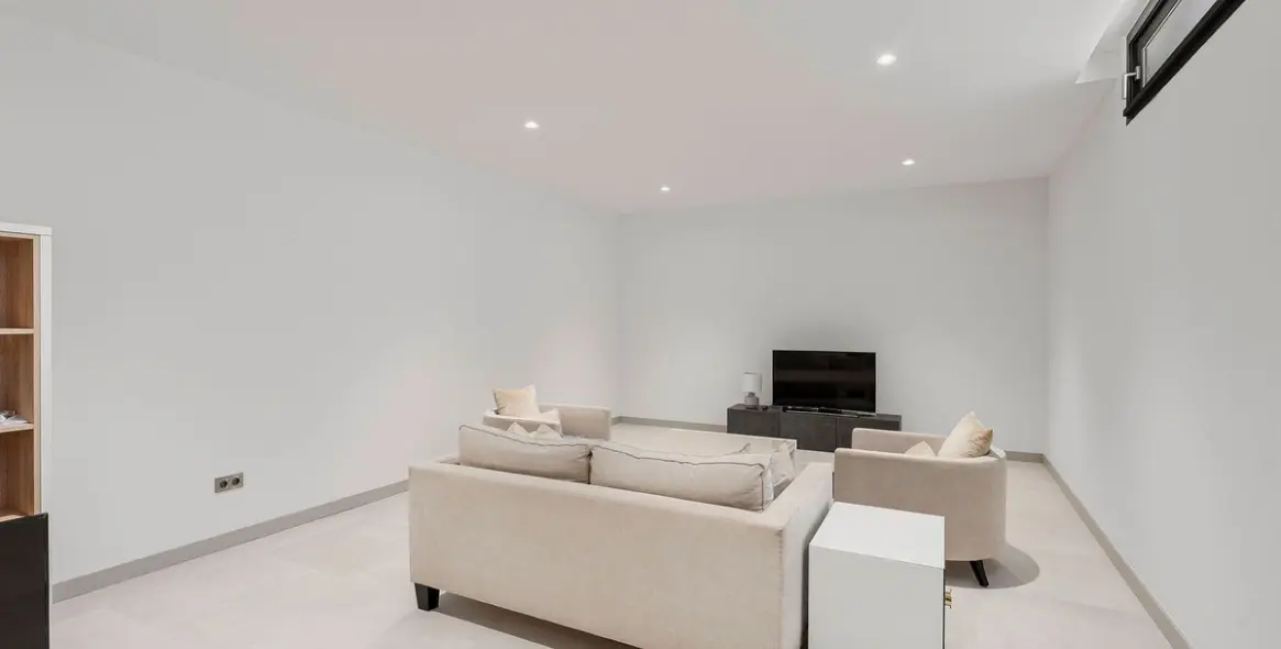 Продажа  отдельно стоящей виллы в Nueva Andalucía 30