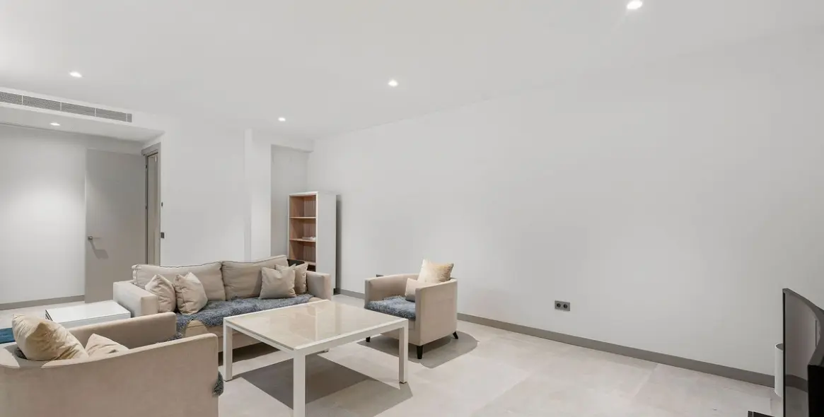 Продажа  отдельно стоящей виллы в Nueva Andalucía 32