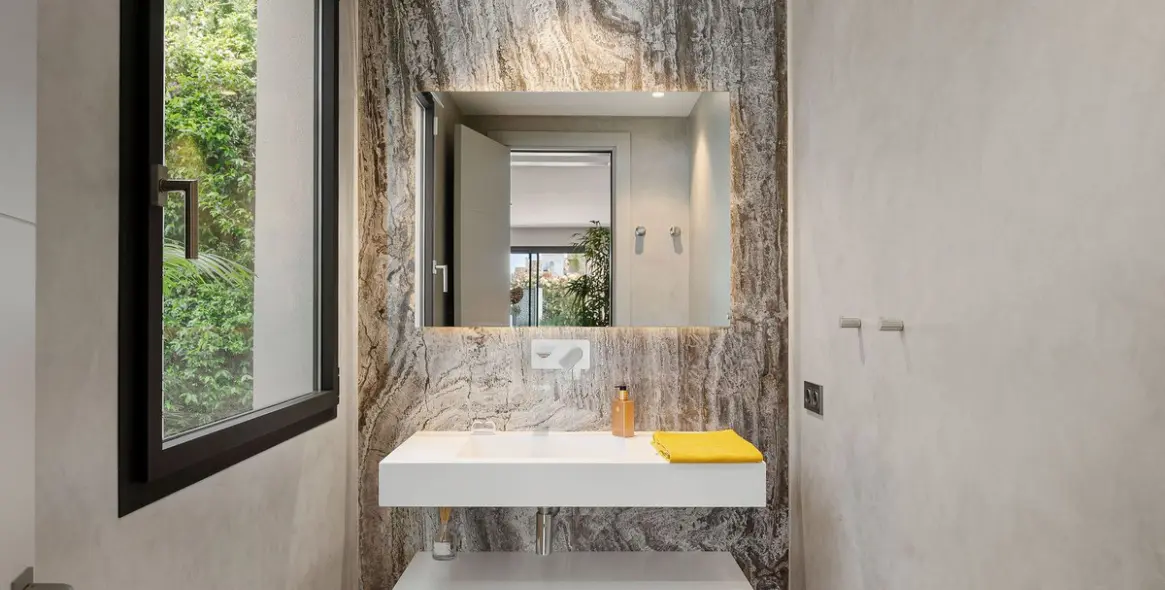 Продажа  отдельно стоящей виллы в Nueva Andalucía 35