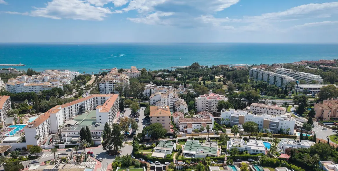 Продажа  отдельно стоящей виллы в Nueva Andalucía 39