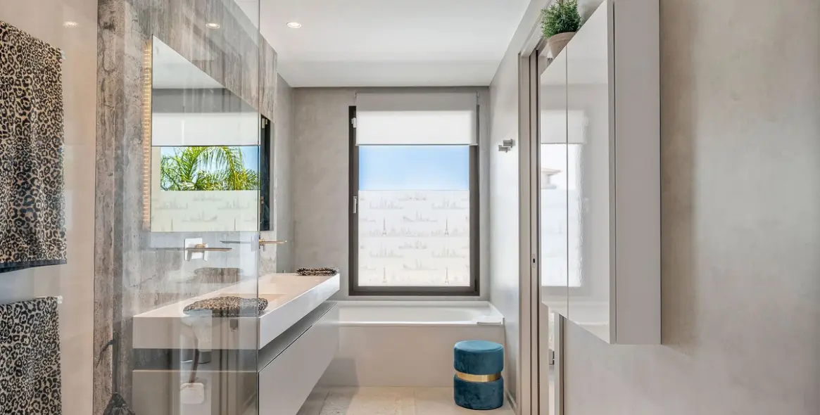 Продажа  отдельно стоящей виллы в Nueva Andalucía 40