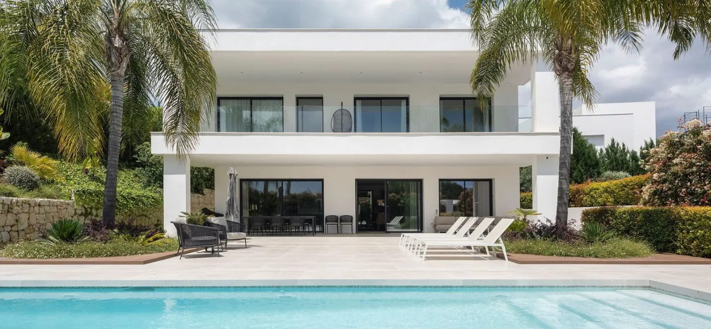 Sale of detached villa in Nueva Andalucía 0