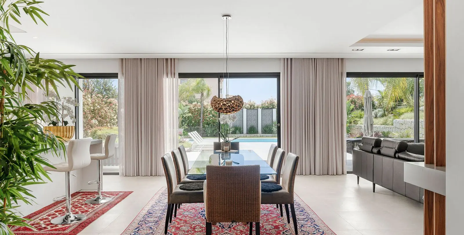 Venta de villa independiente en Nueva Andalucía 4