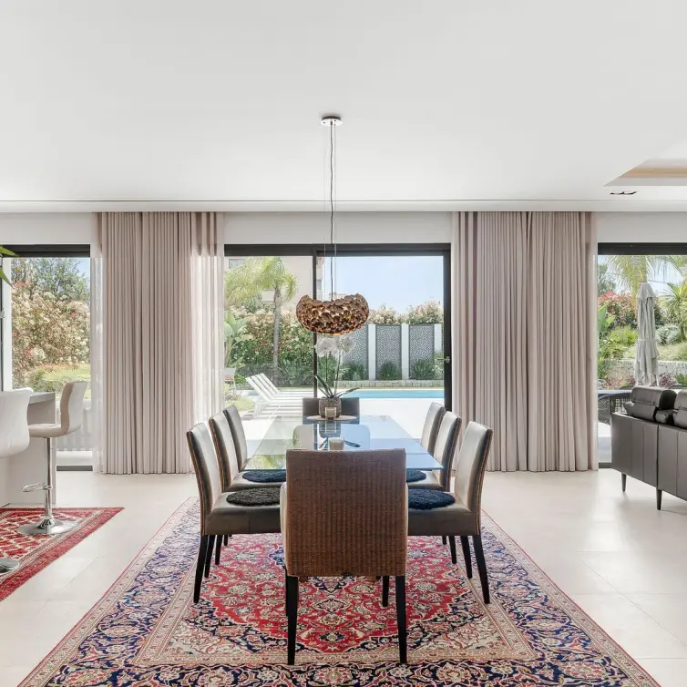 Sale of detached villa in Nueva Andalucía