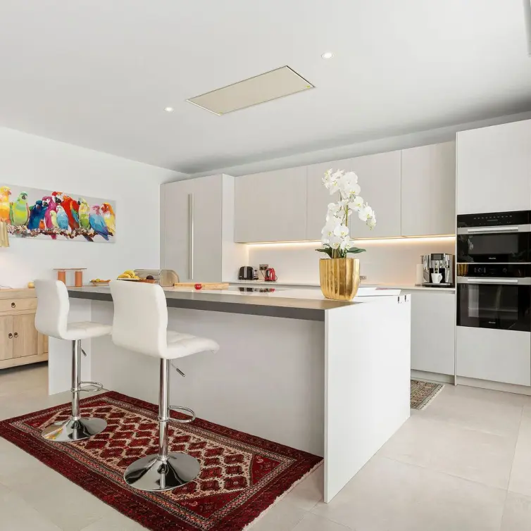 Sale of detached villa in Nueva Andalucía