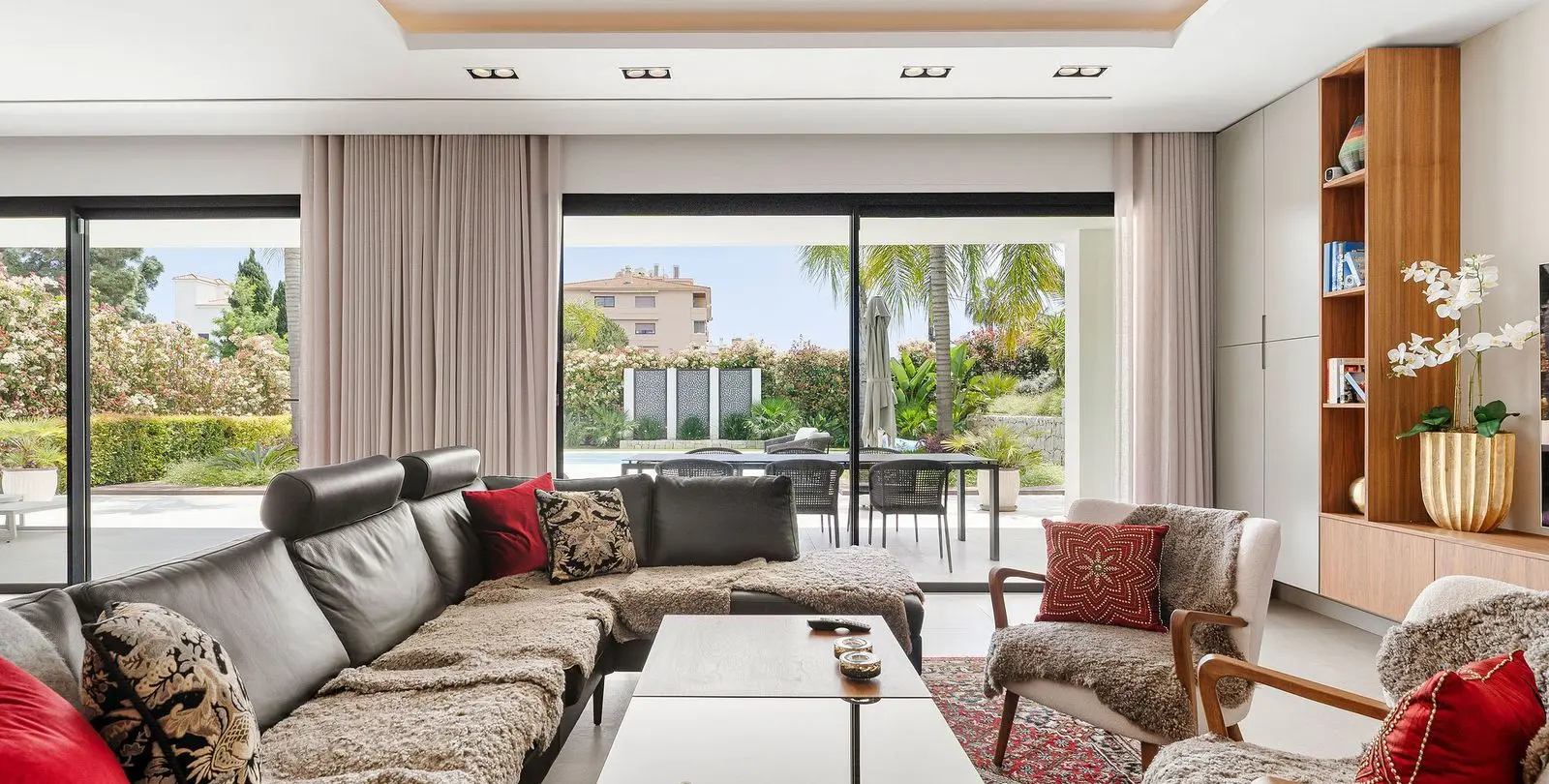 Venta de villa independiente en Nueva Andalucía 8