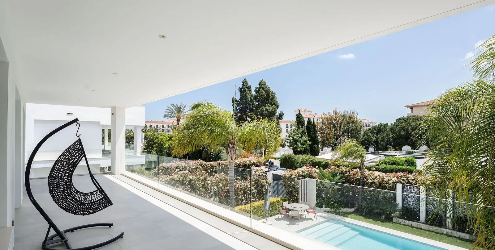 Venta de villa independiente en Nueva Andalucía 21