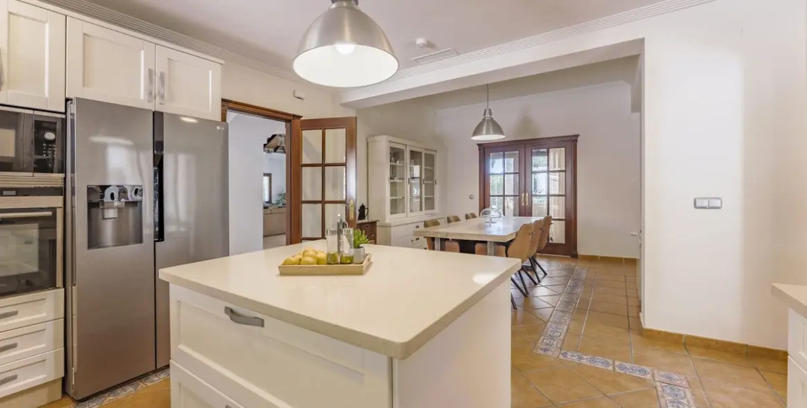 Long-term rent of detached villa in Nueva Andalucía 5