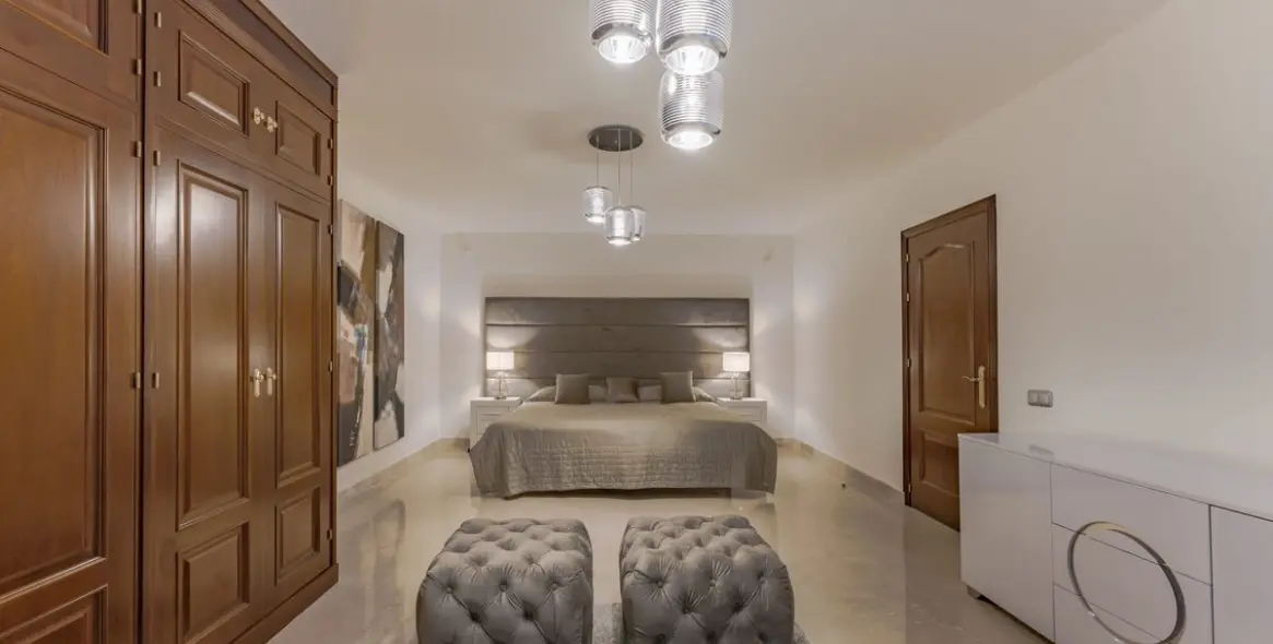 Long-term rent of detached villa in Nueva Andalucía 11