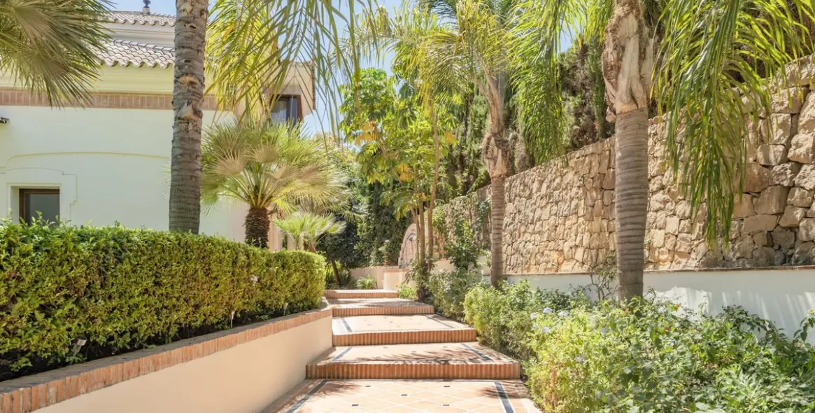 Долгосрочная аренда  отдельно стоящей виллы в Nueva Andalucía 21