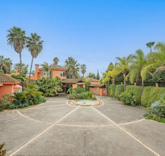 Detached villa R2653154