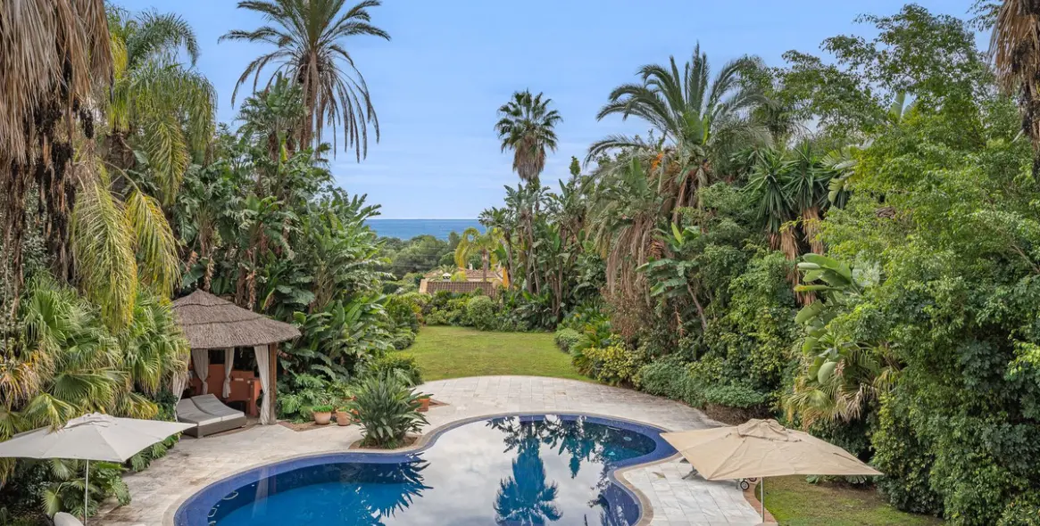 Sale of detached villa in Marbella (district Nagüeles) 2