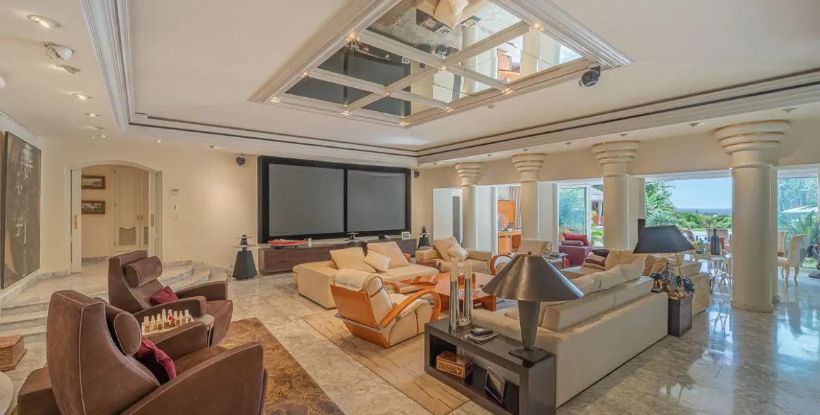 Sale of detached villa in Marbella (district Nagüeles) 8