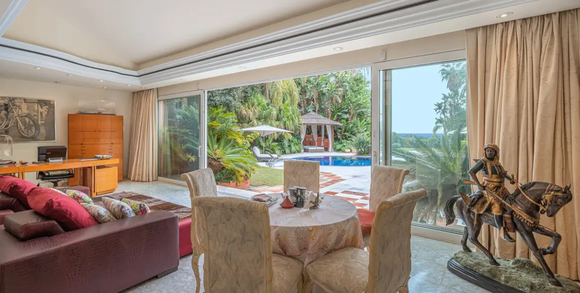 Sale of detached villa in Marbella (district Nagüeles) 10