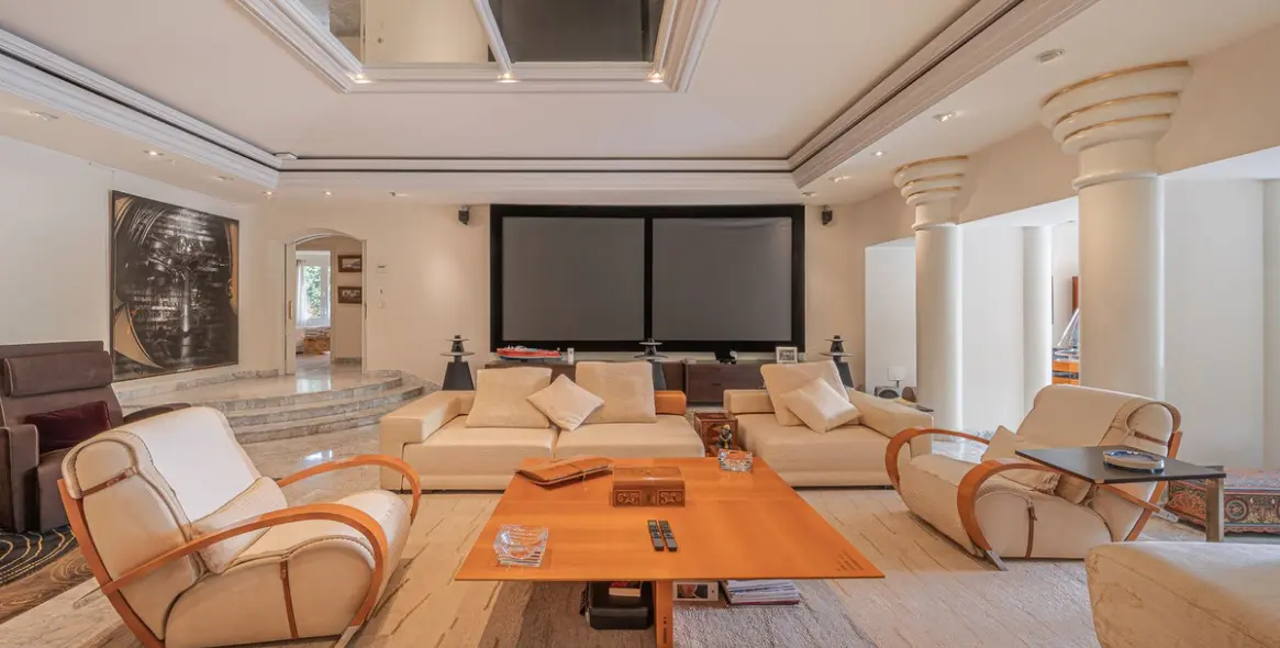 Sale of detached villa in Nagüeles 6