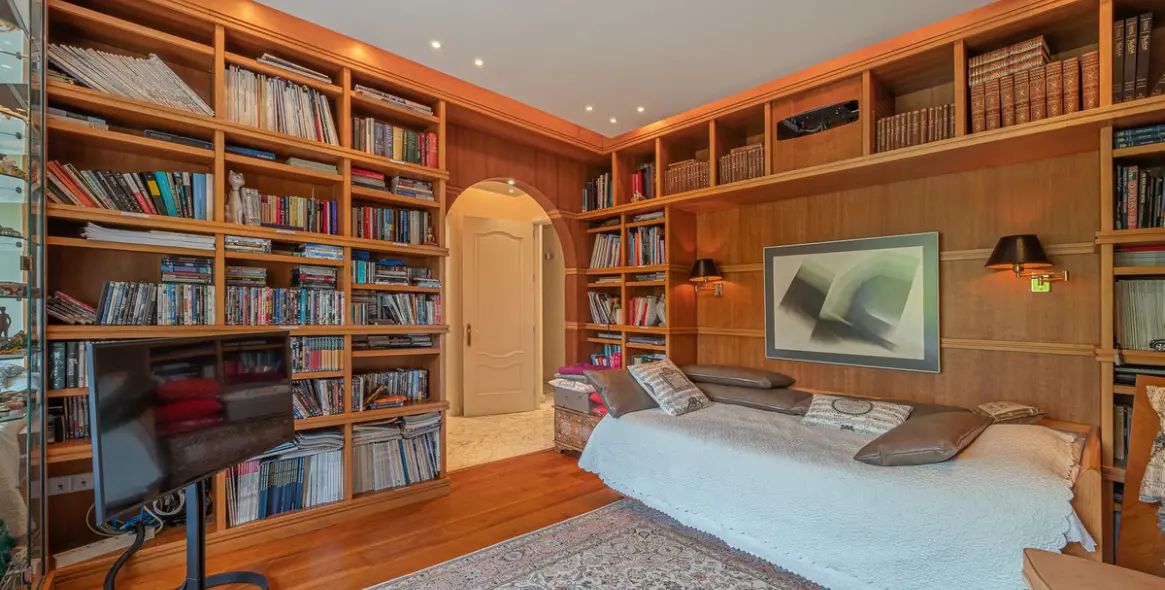 Sale of detached villa in Nagüeles 18