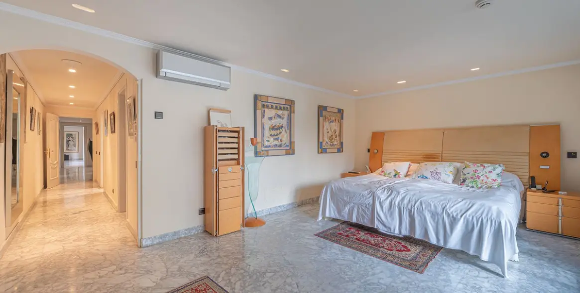 Sale of detached villa in Nagüeles 25