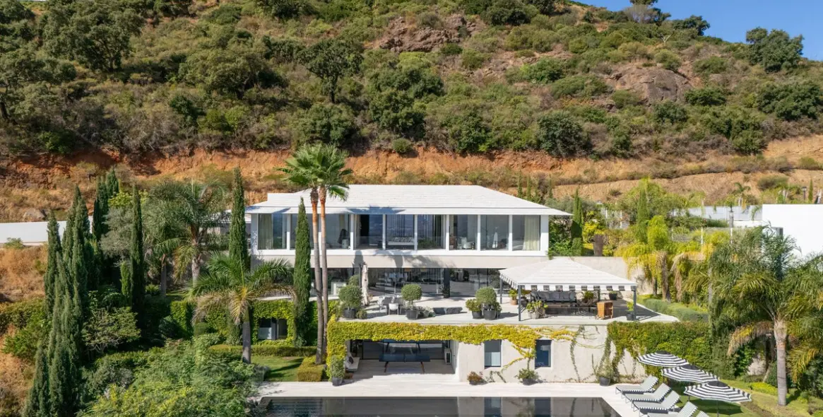 Продажа  отдельно стоящей виллы в Marbella East (район La Mairena) 1