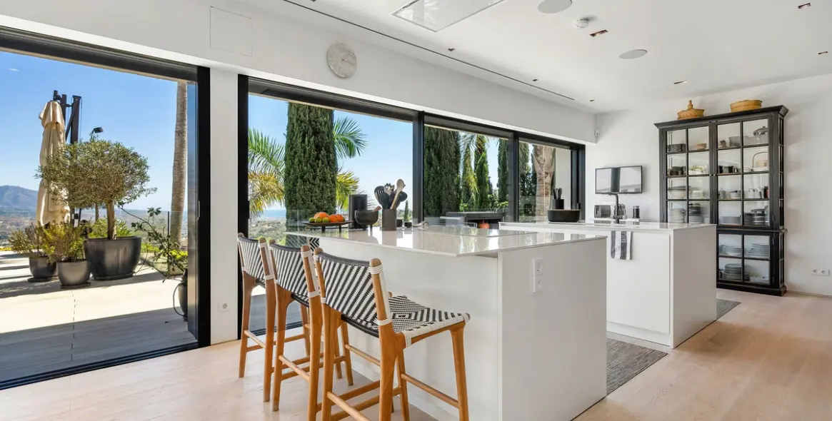 Продажа  отдельно стоящей виллы в Marbella East (район La Mairena) 7