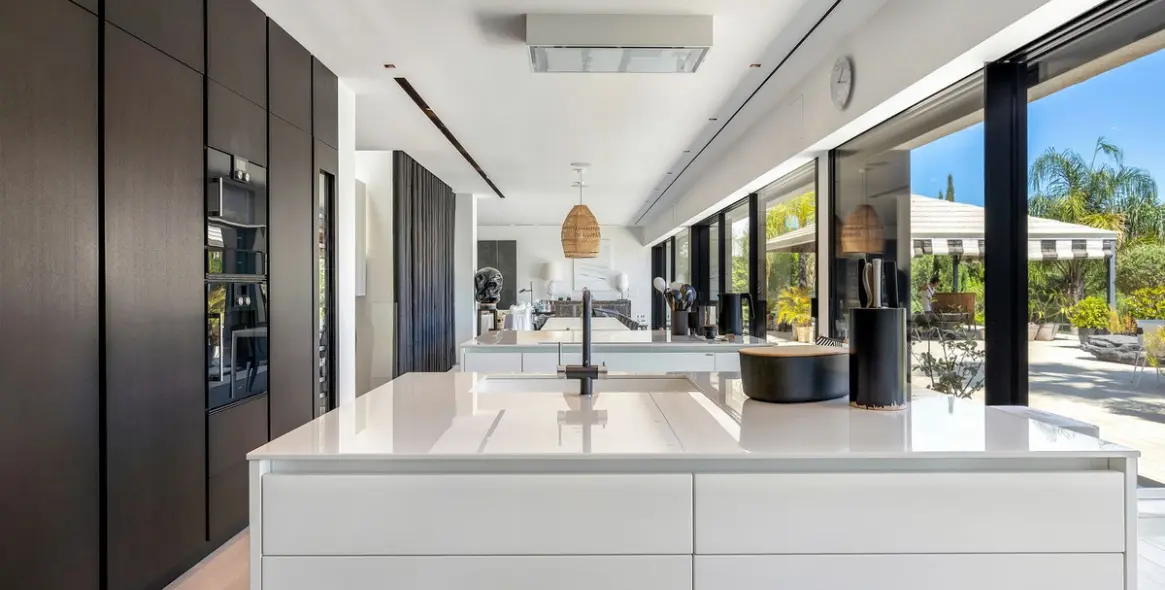 Продажа  отдельно стоящей виллы в Marbella East (район La Mairena) 8