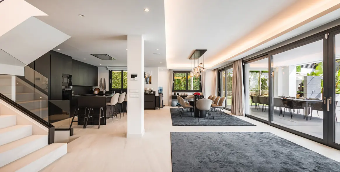 Sale of detached villa in Nueva Andalucía 2